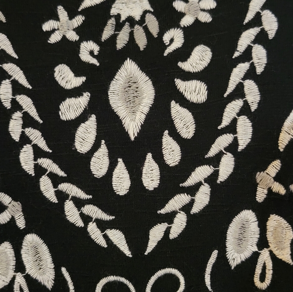 Torrid, size 2, embroidered, tank top - Picture 2 of 7